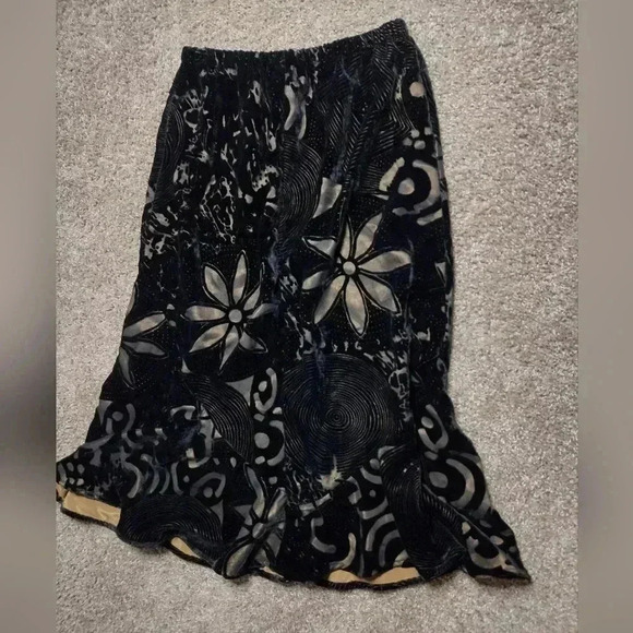 Chicos Velvet Flare Floral Skirt - Picture 4 of 10